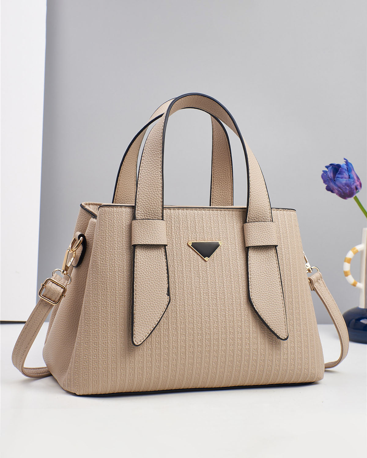 Cartera mediana con multiples compartimentos