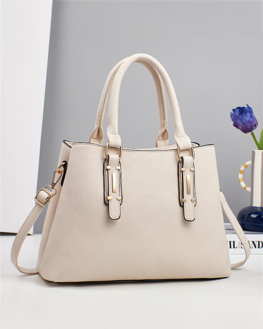 Cartera mediana con detalles en dorado