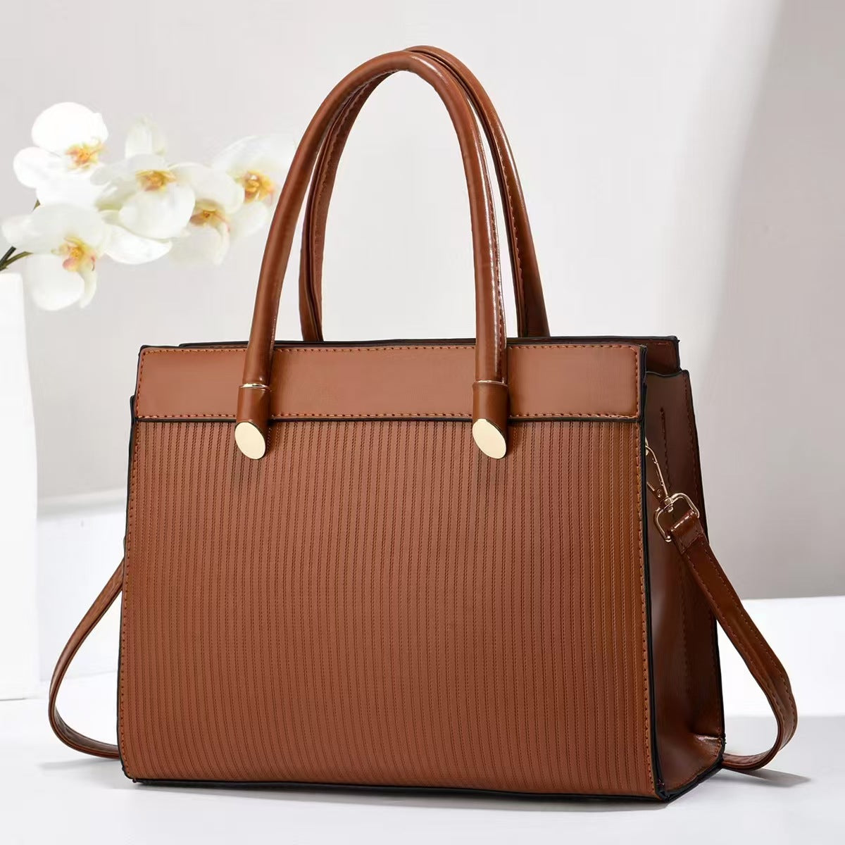 Cartera cuadra con estilo de oficina