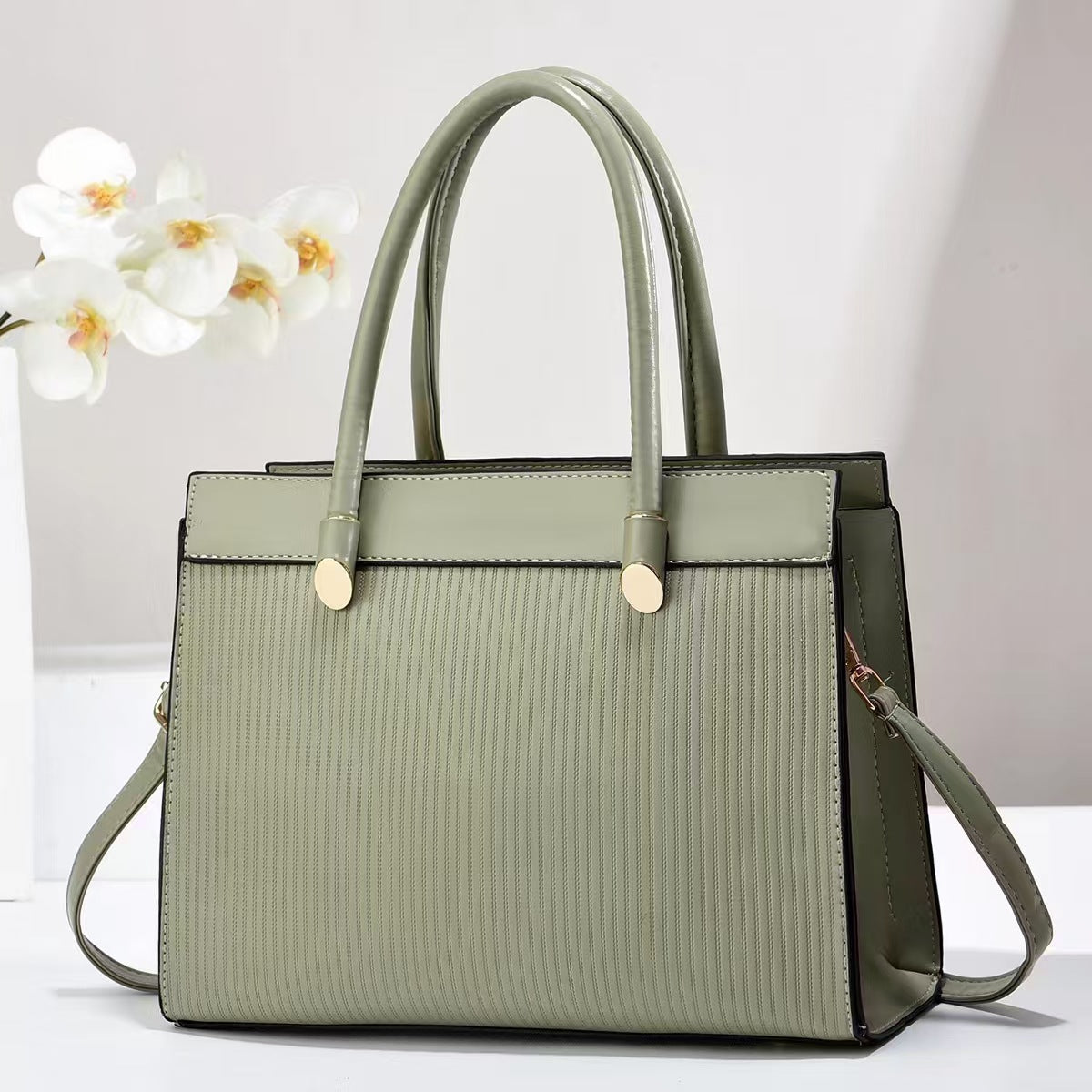 Cartera cuadra con estilo de oficina