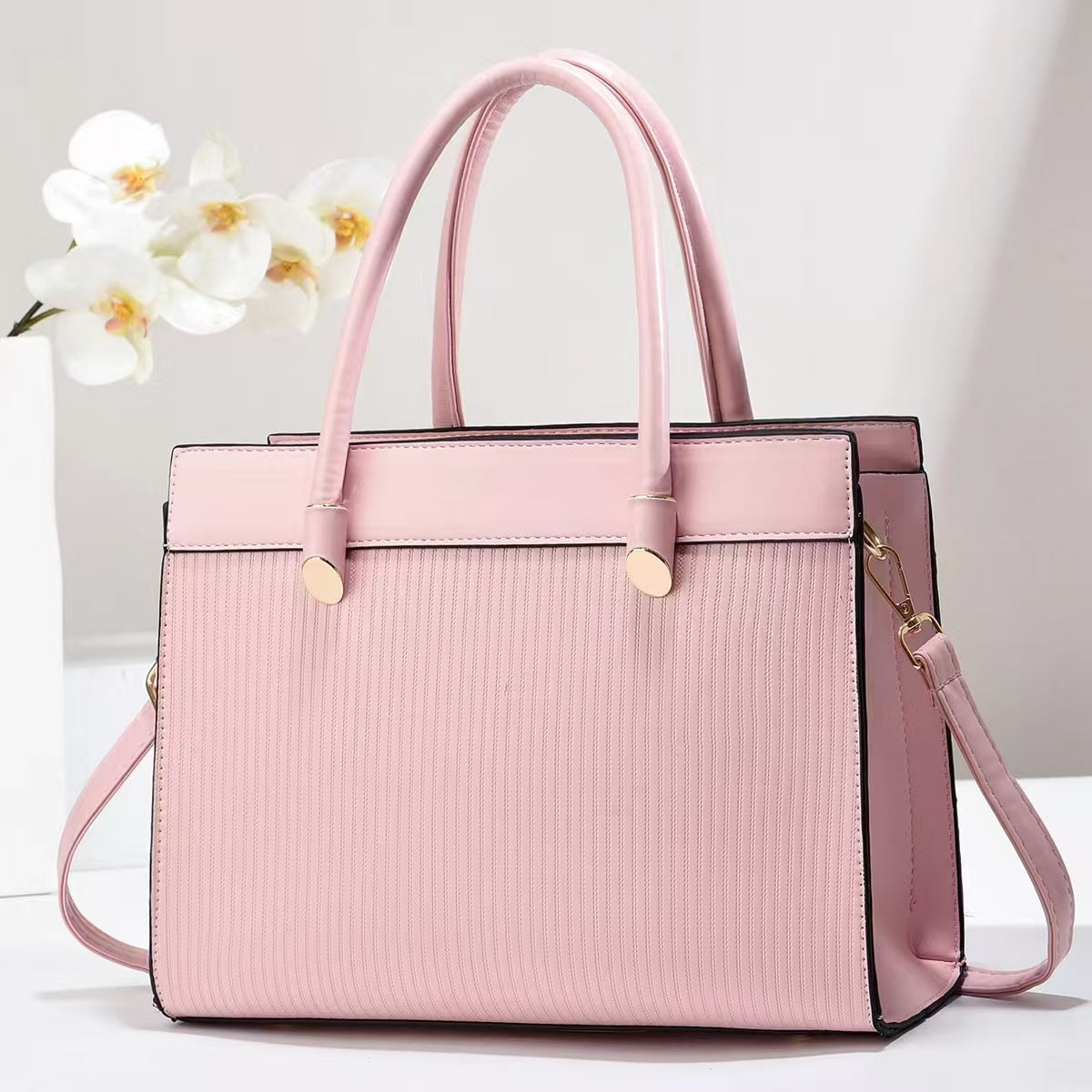 Cartera cuadra con estilo de oficina