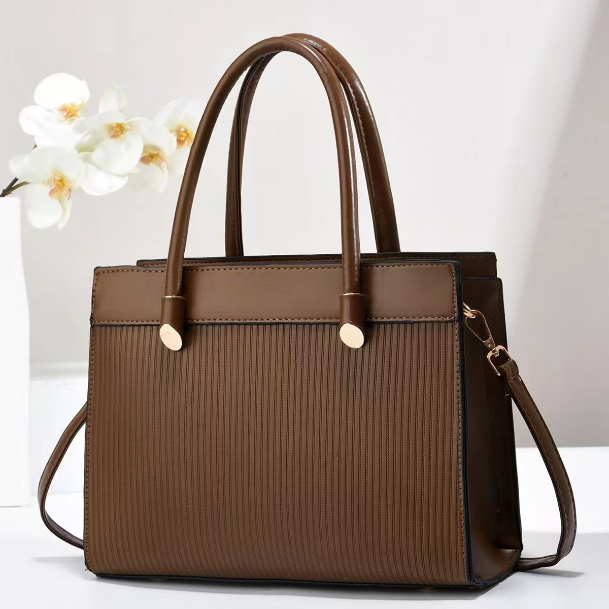 Cartera cuadra con estilo de oficina