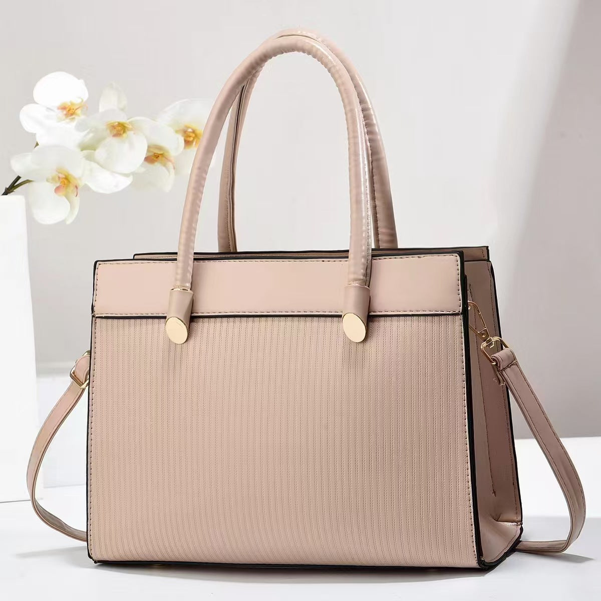Cartera cuadra con estilo de oficina