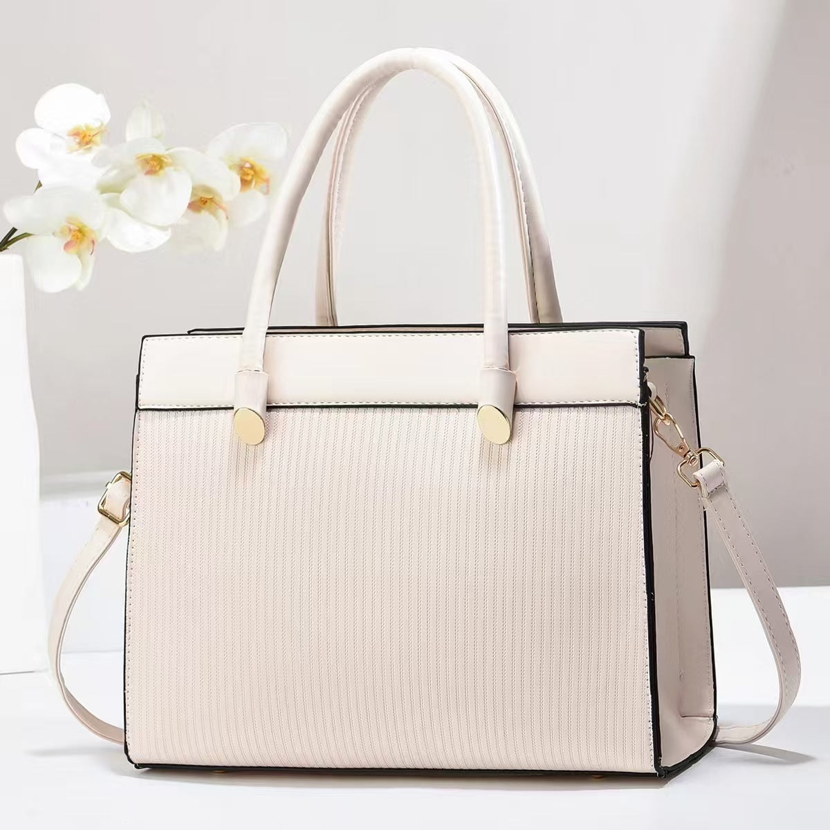 Cartera cuadra con estilo de oficina