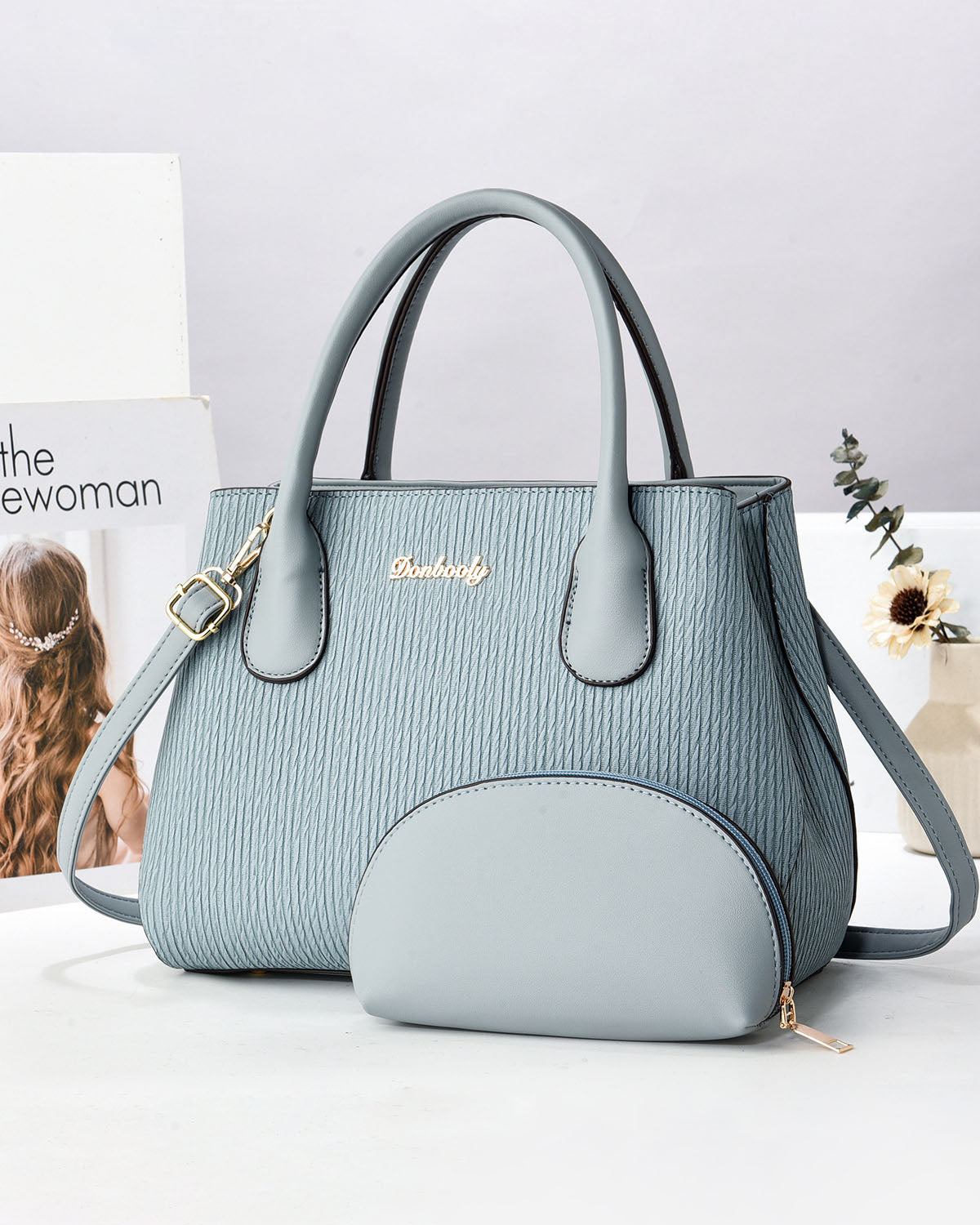 Set de cartera con cierre superior y bolsito adicional
