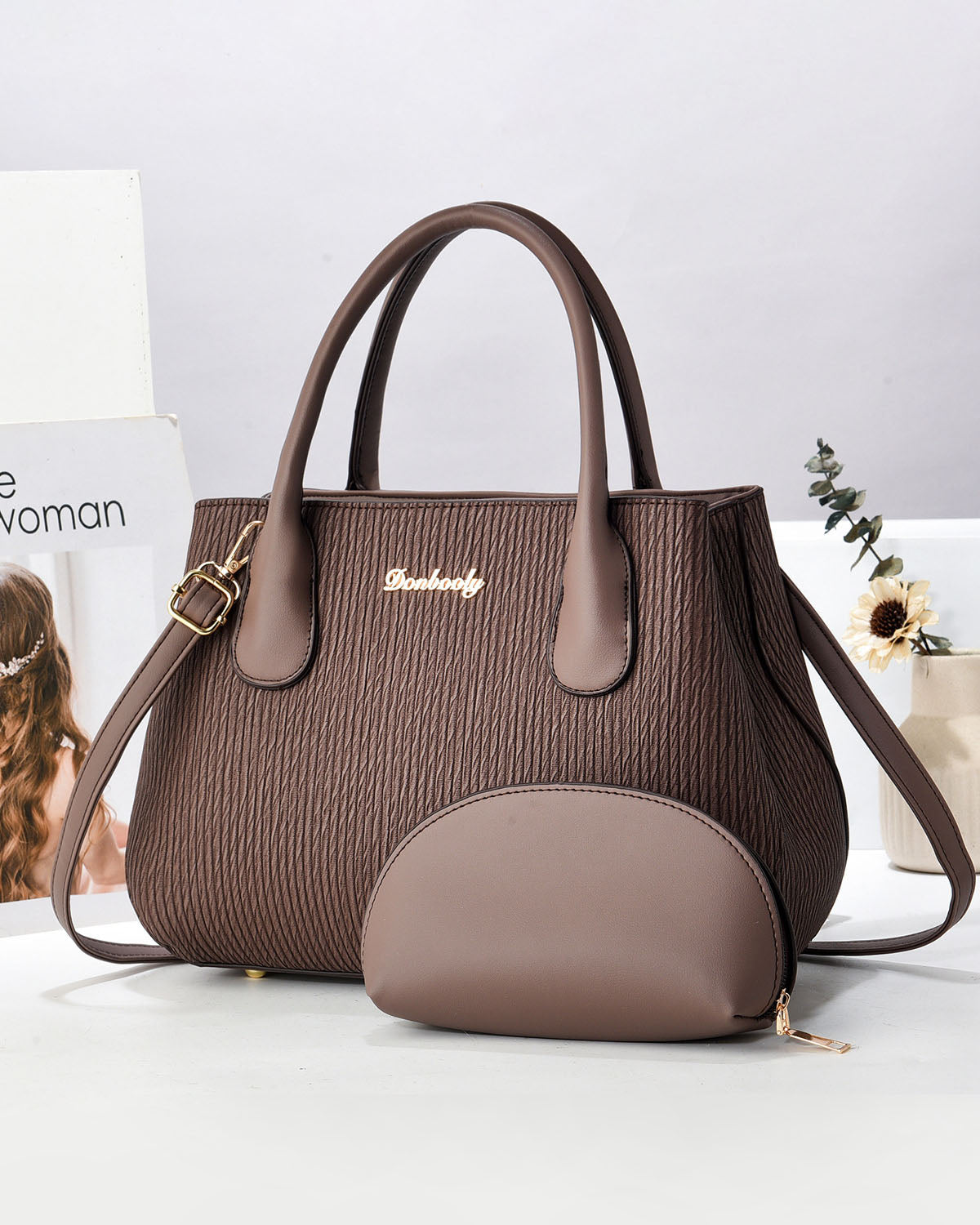 Set de cartera con cierre superior y bolsito adicional