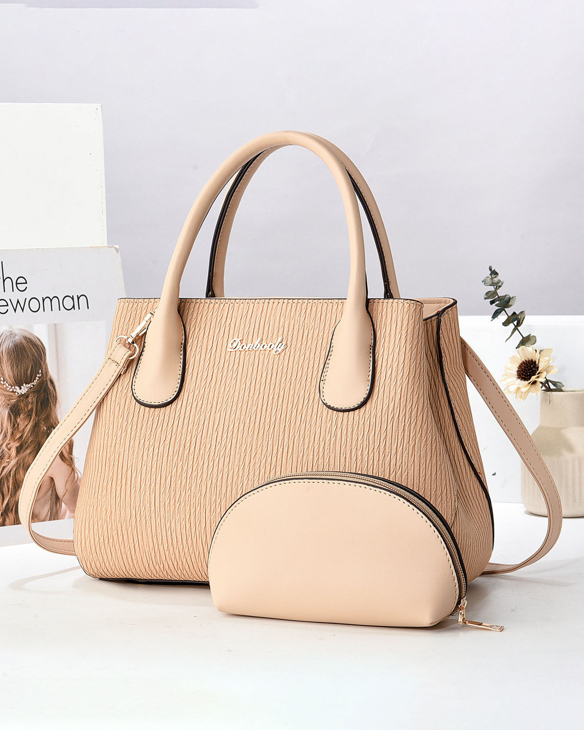 Set de cartera con cierre superior y bolsito adicional