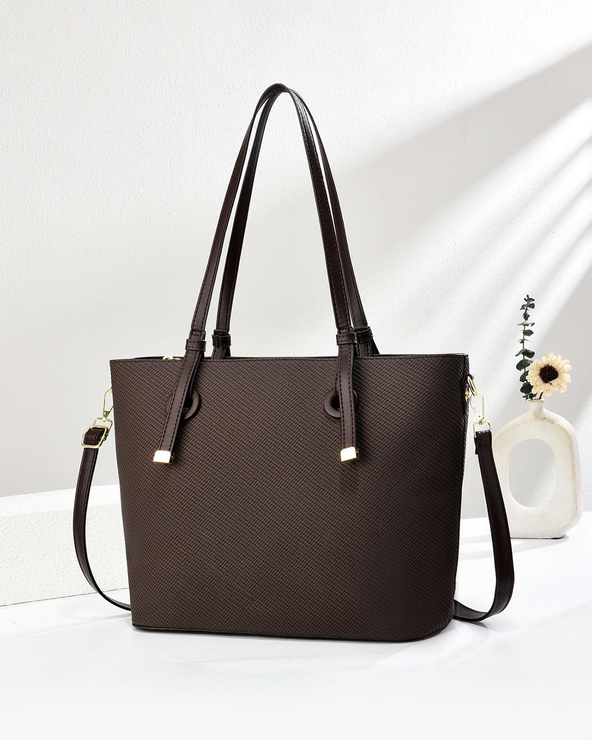 Cartera espaciosa para uso diario