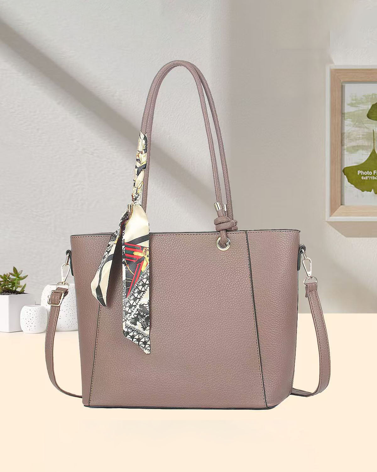 Cartera Mediana con Lazo Decorativo y Asa Larga – Con Interior Forrado y Cremallera