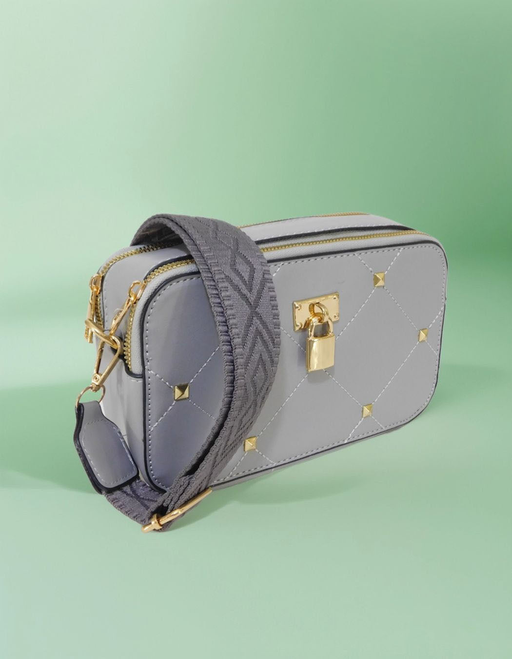 Black Friday • Crossbodies rectangulares con candado y tachuelas decorativas