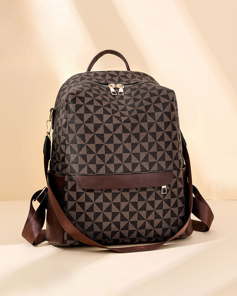 Mochila Negra con Diseño Geométrico y Detalles en Dorado