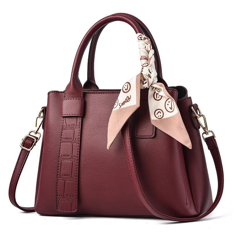 Versatilidad y Glamour: Cartera Mediana que Definirá tu Estilo