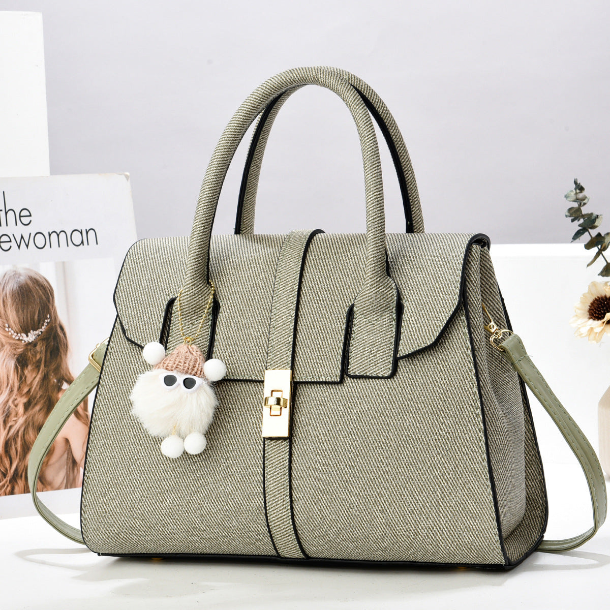 Mini cartera con llavero peluche