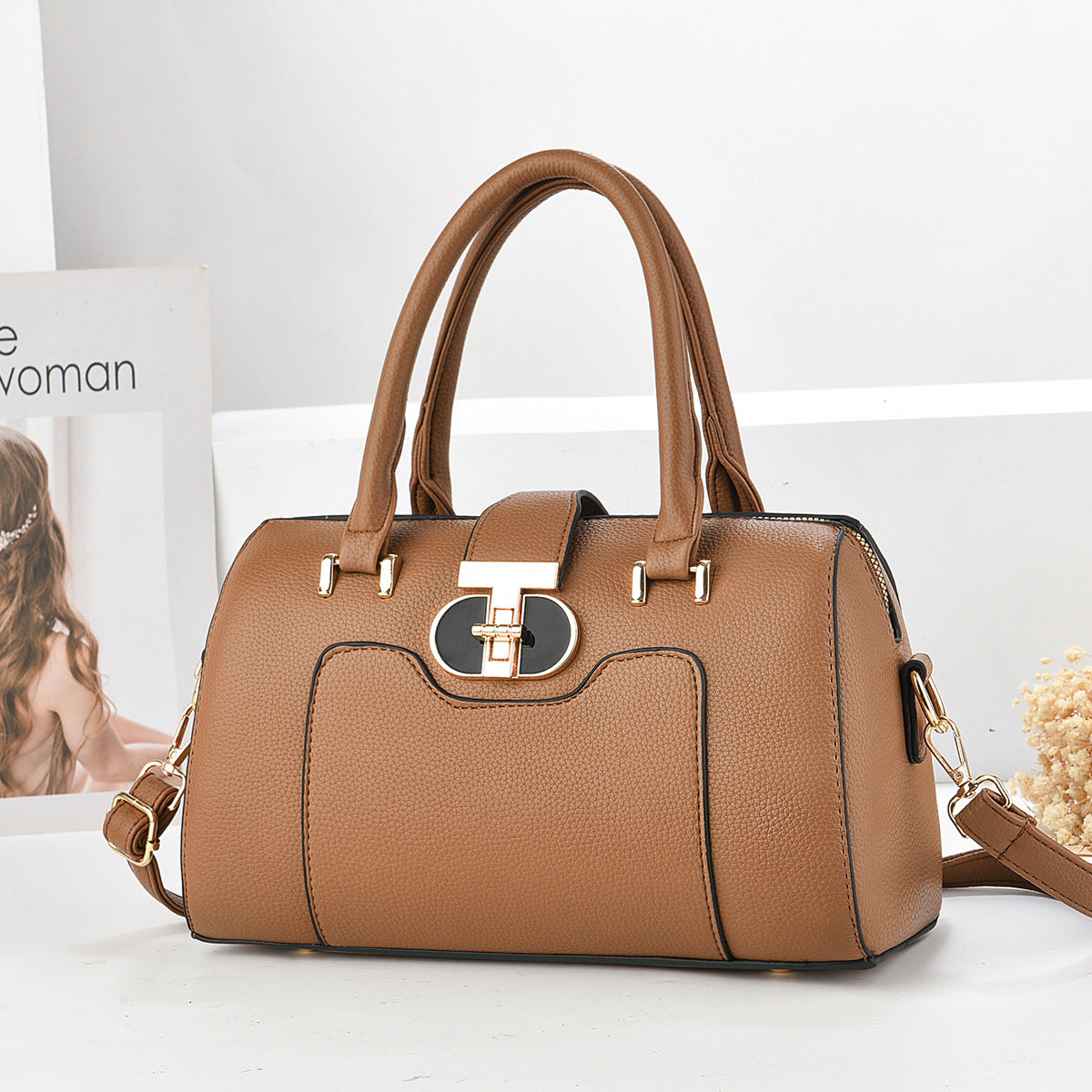 Cartera con forma cilindrica