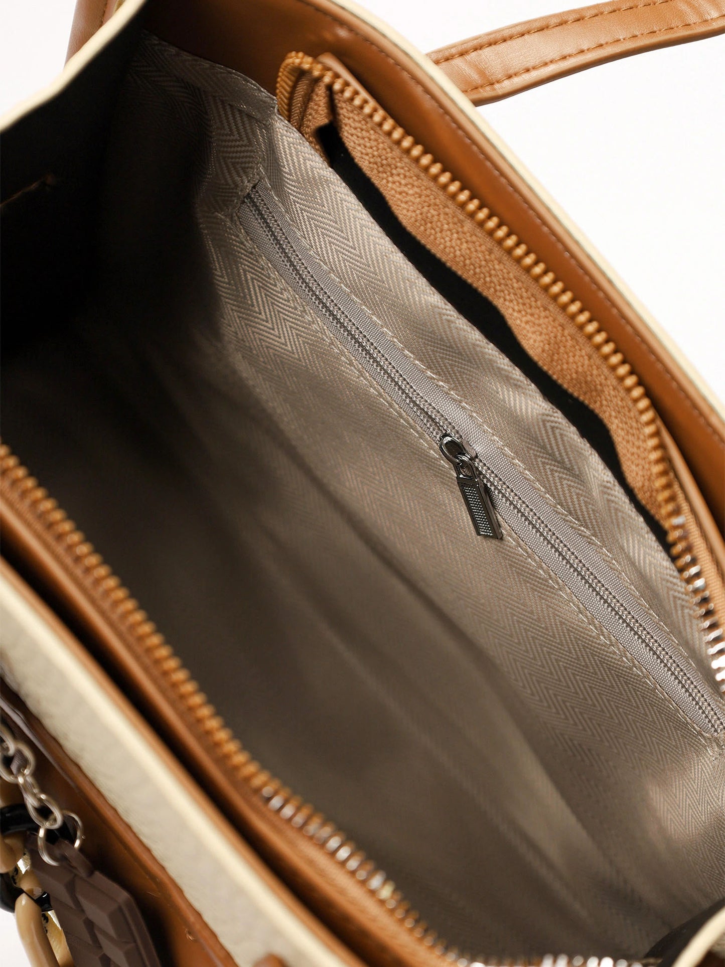 Cartera pequeña bicolor con bolsillo frontal