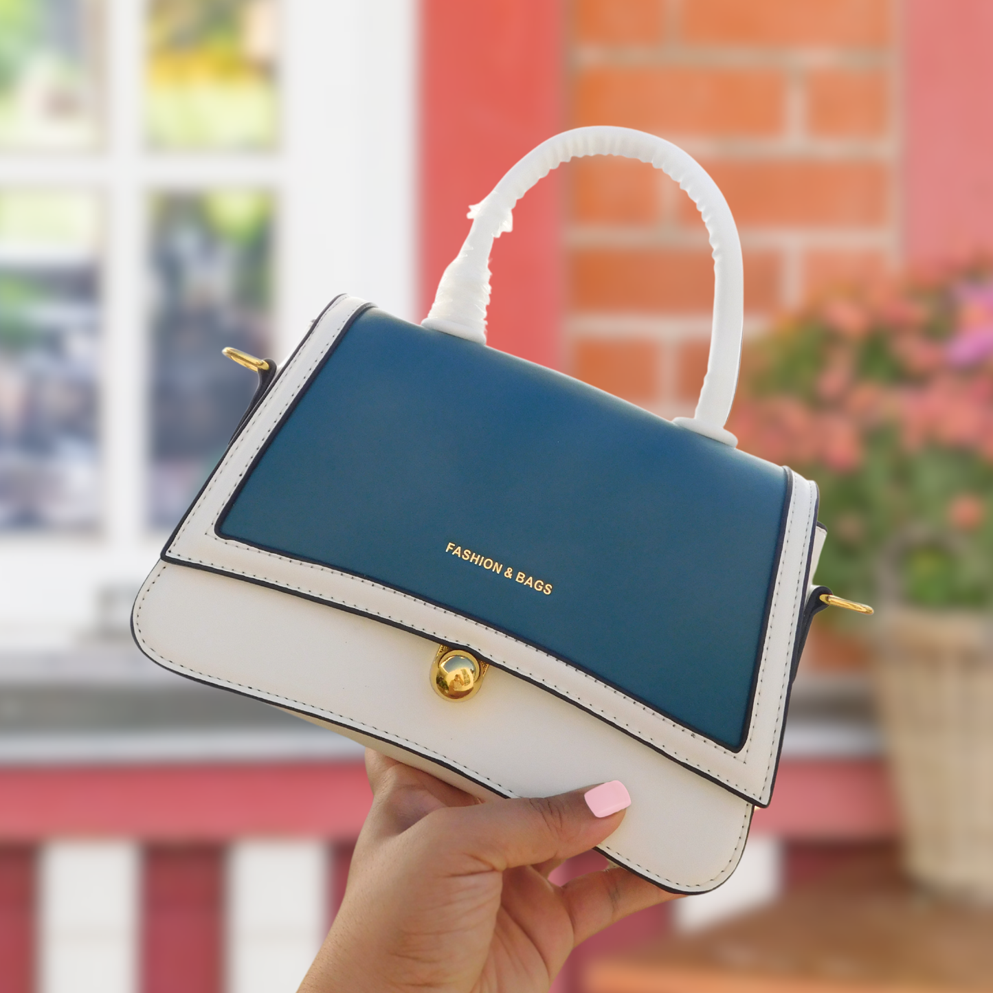 BAG-HO!🎅 • Crossbody Bicolor con Broche Dorado, con tira para uso en hombro