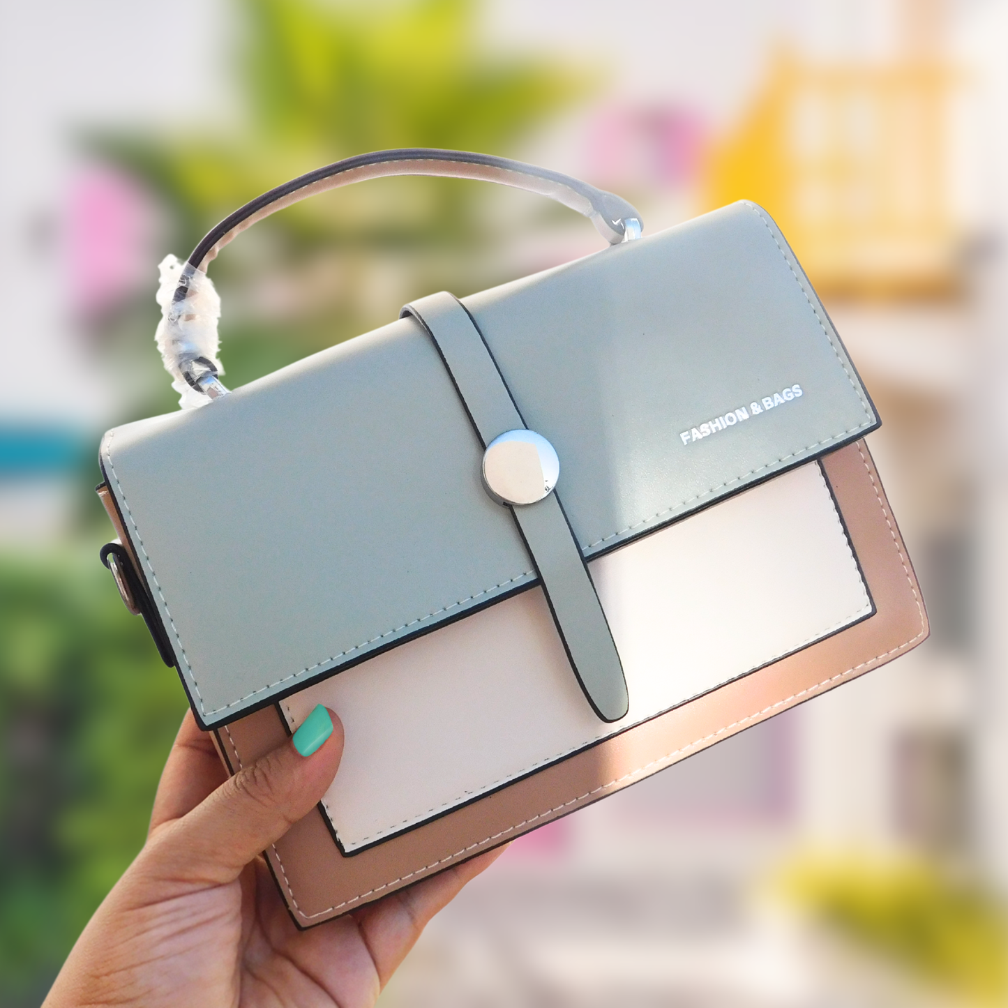 #BAG-FRIDAY • Crossbody Bicolor con Broche plateado y Vibes Chic