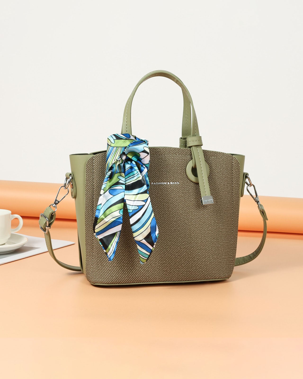 MiniBag con bufanda moda casual