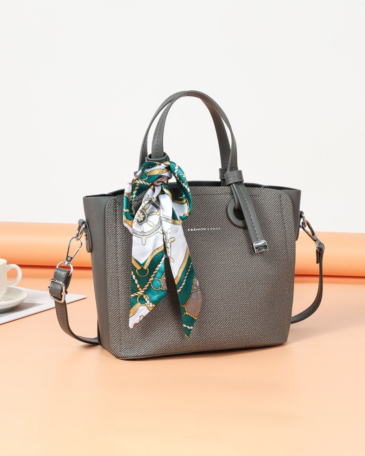 MiniBag con bufanda moda casual