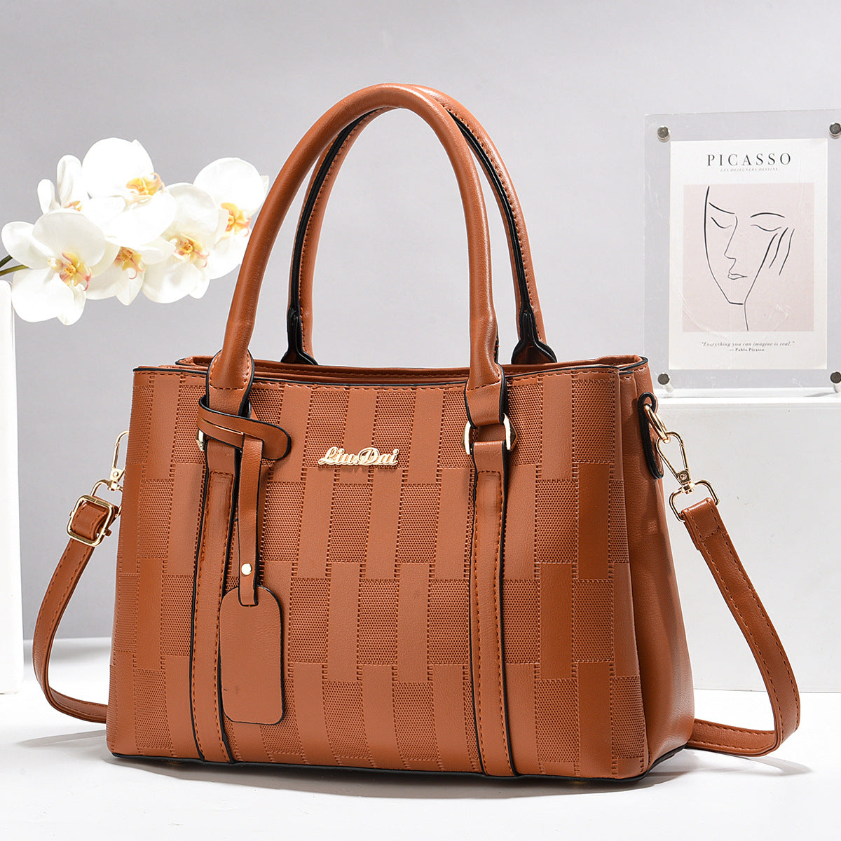 Cartera mediana con estilo ejecutivo
