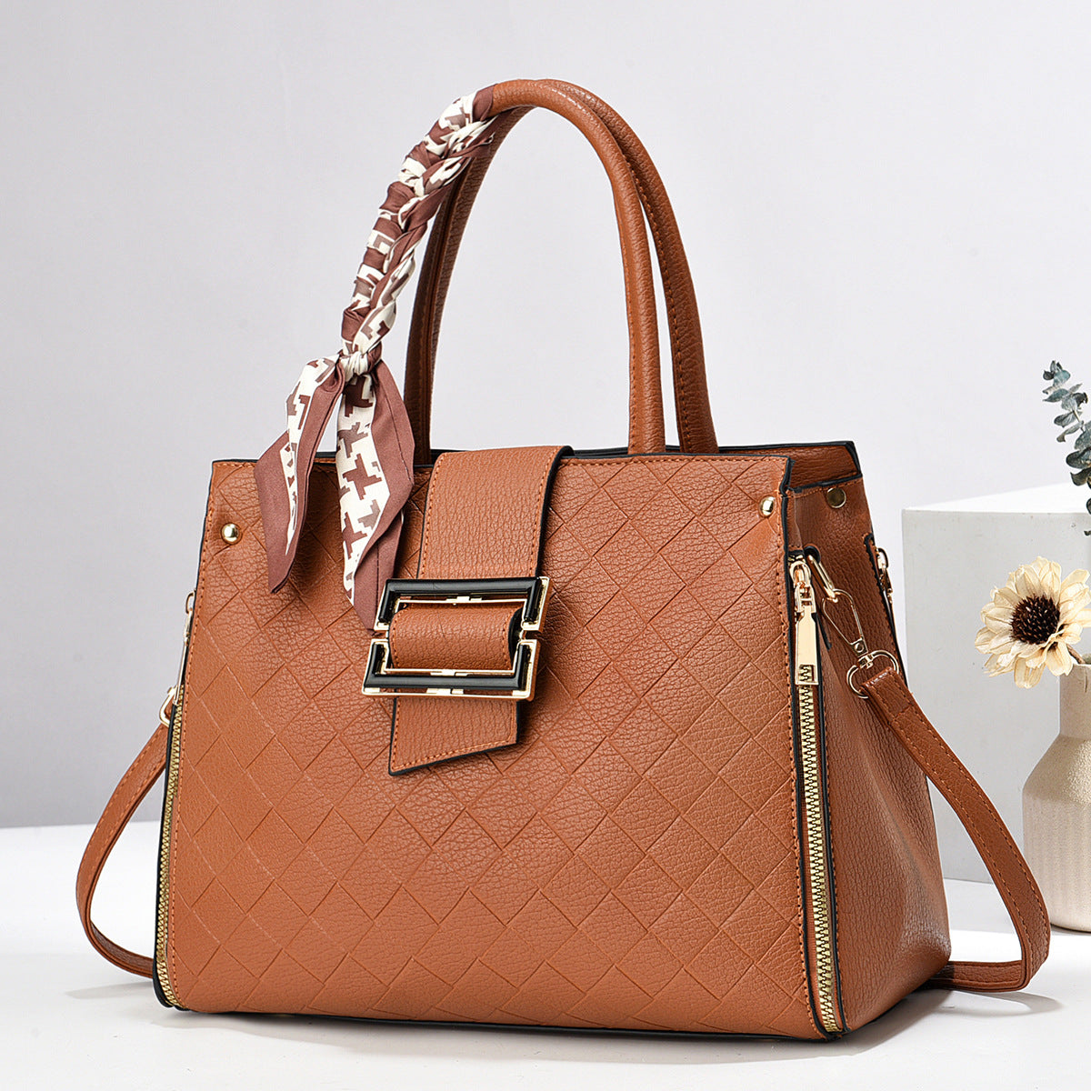 Cartare mediana con bufanda y zippers decorativos