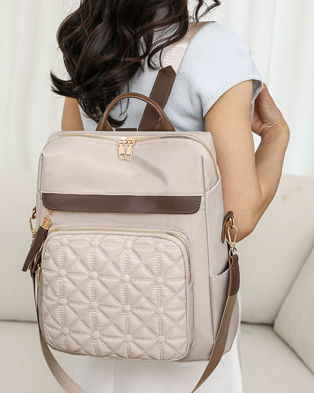 Mochila en tela con multiples compartimentos