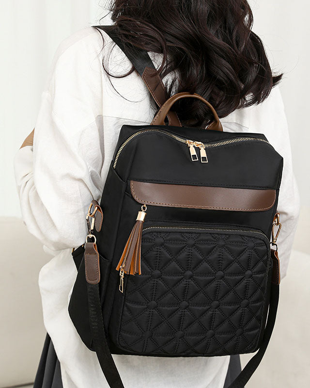 Mochila en tela con multiples compartimentos