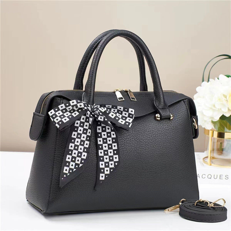 Cartera mediana con bufanda