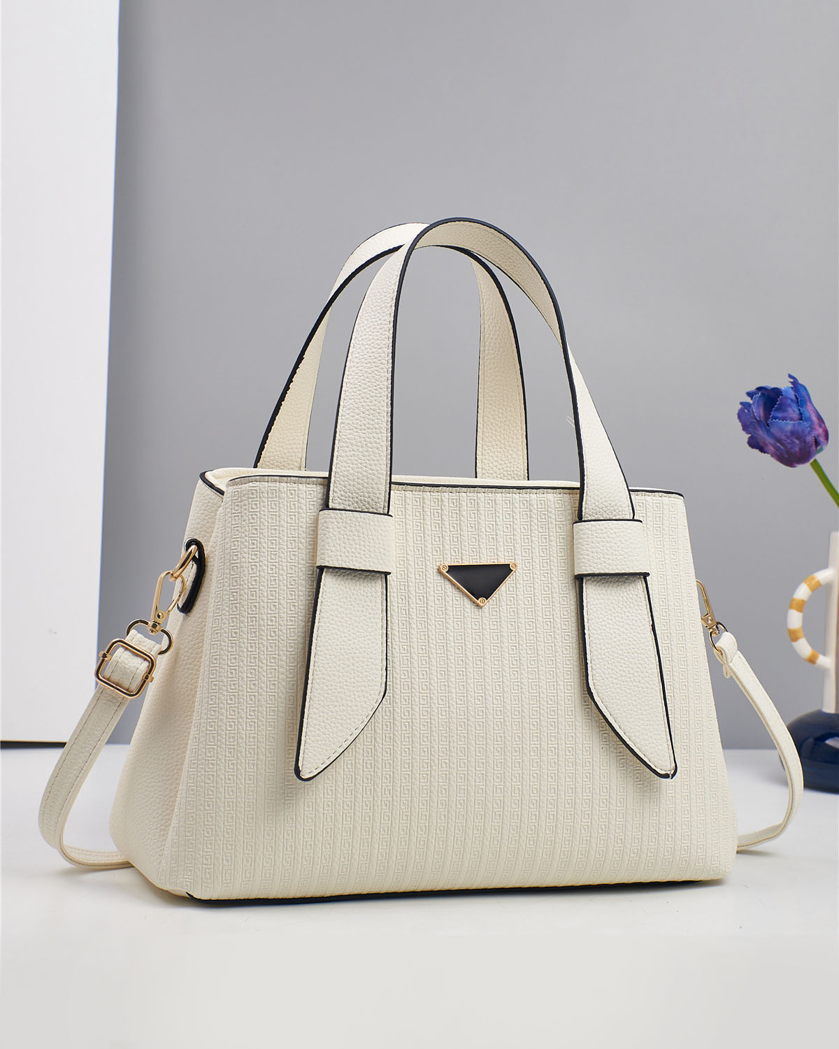 Cartera mediana con multiples compartimentos