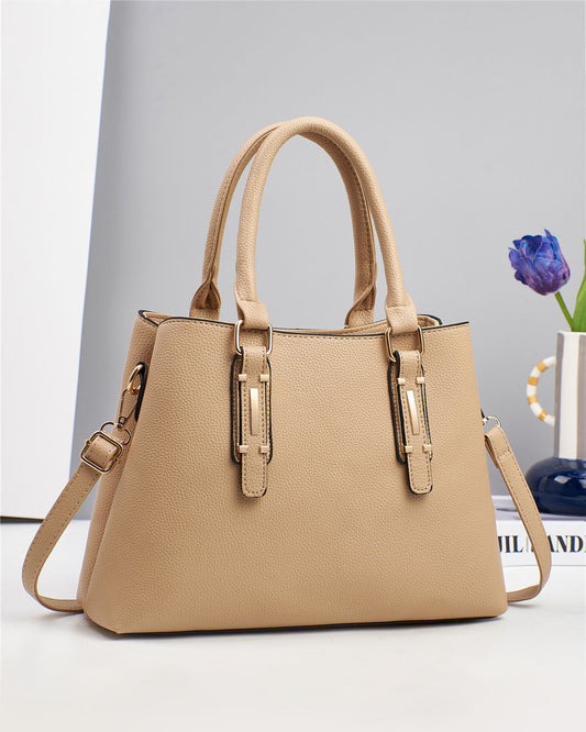 Cartera mediana con detalles en dorado