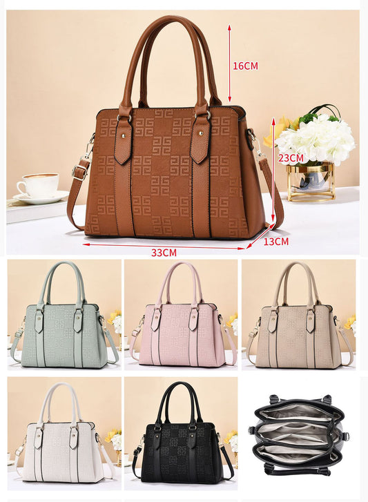 Cartera con diseño en relieve y doble compartimento