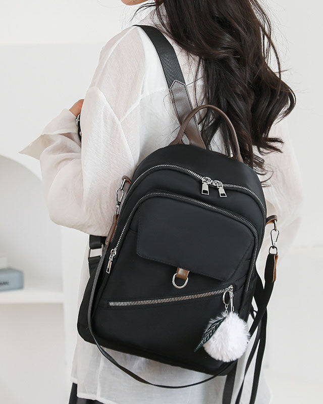 Mochila en tela con multiples compartimentos