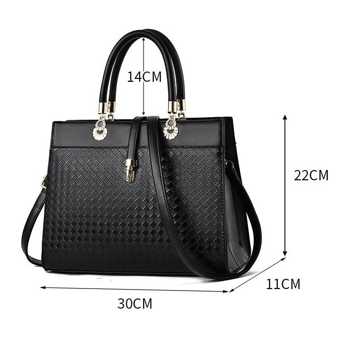 Cartera Clásica Mediana: Glamour en Cada Detalle