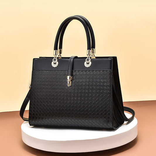 Cartera Clásica Mediana: Glamour en Cada Detalle