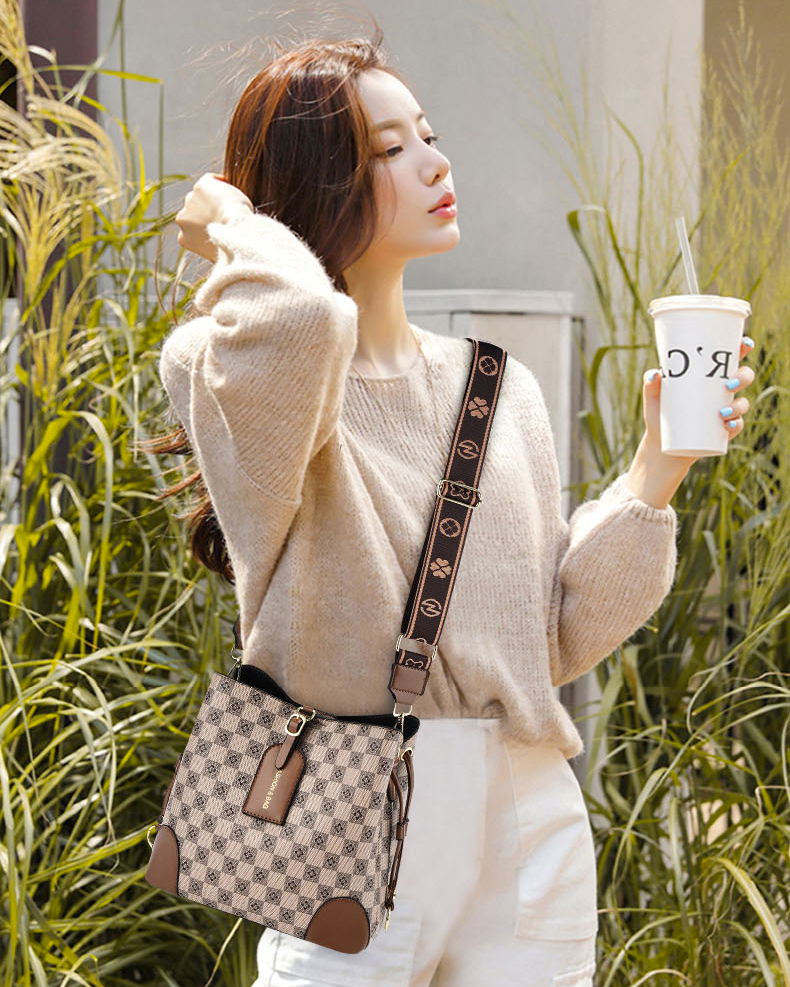 MiniBags tipo crossbody con diseños clasicos