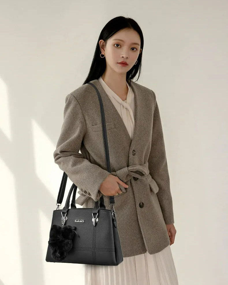 Cartera Confortable con Detalle Único y Estilo Refinado