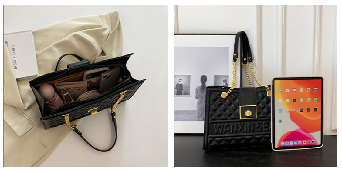 Cartera cuadrada con cadena