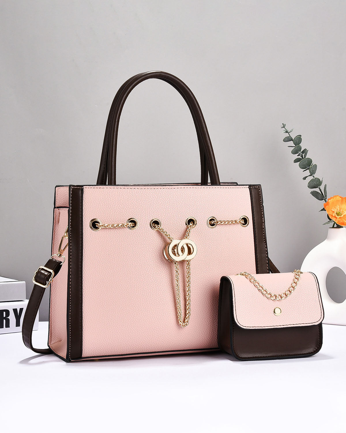 Set de cartera con cadena frontal decorativa y bolsito a juego