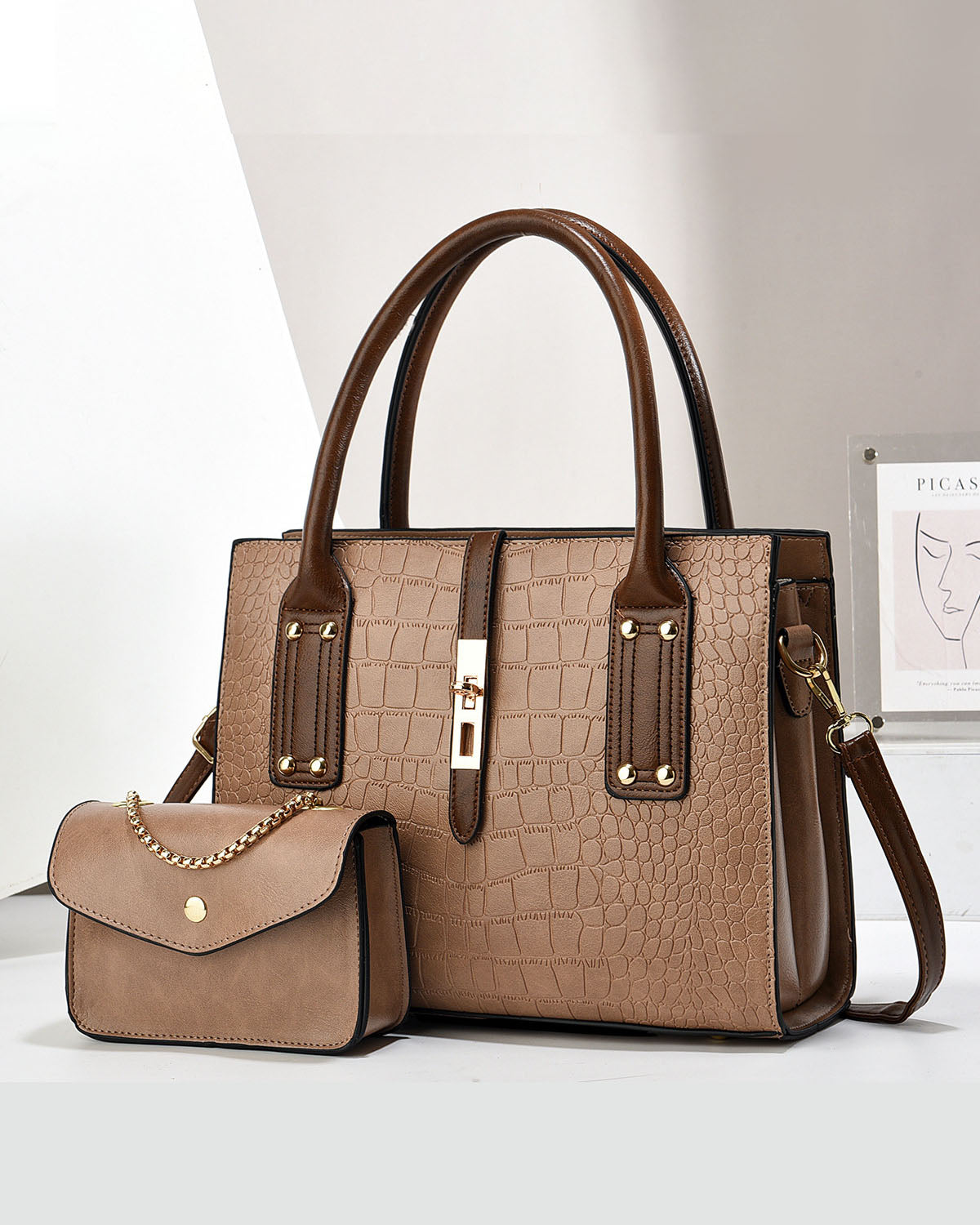 Cartera cuadrada con mini cartera
