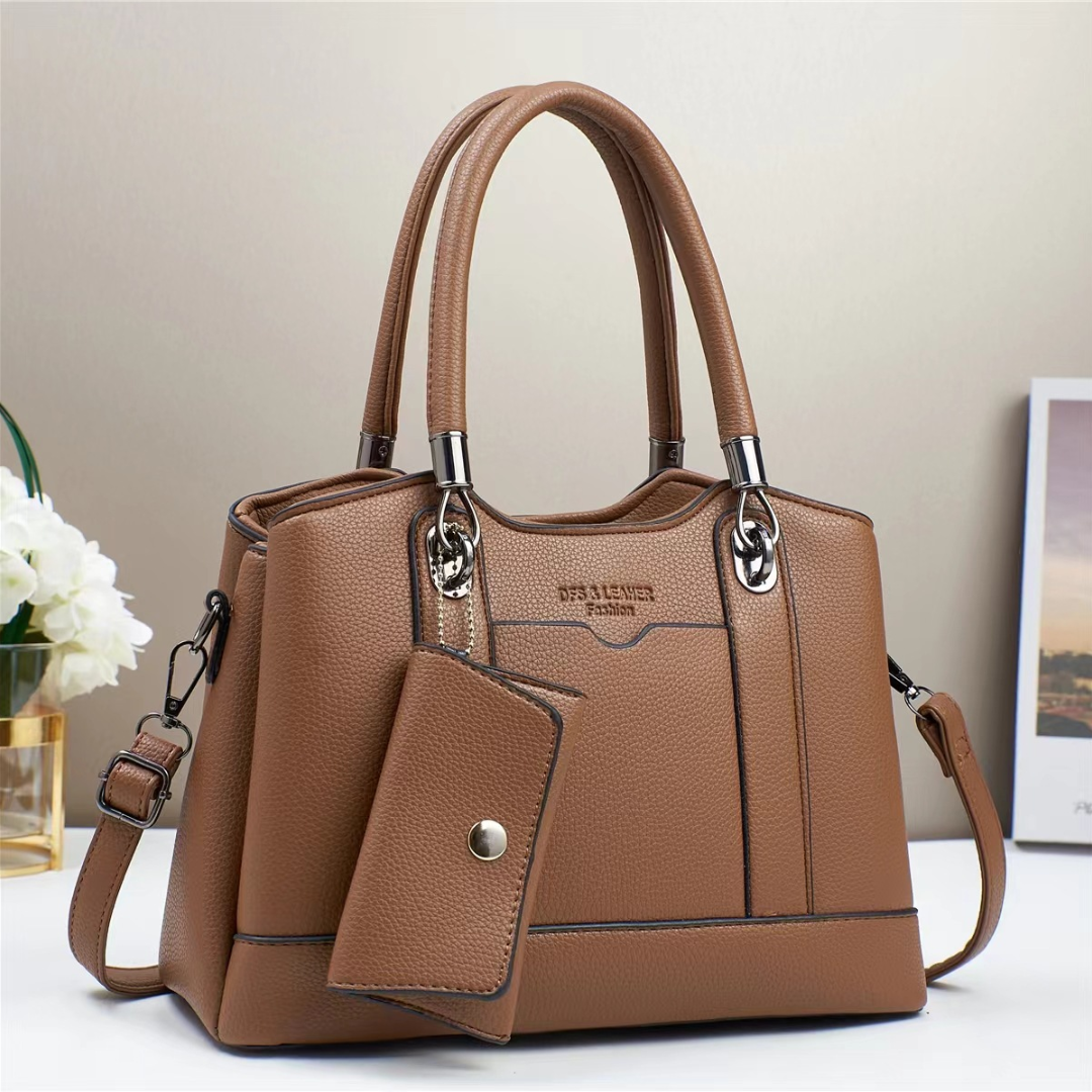 ❤️ Oferta San Valentín • Cartera mediana con sobre colgante y bolsillo frontal. Detalles en plateado oscuro