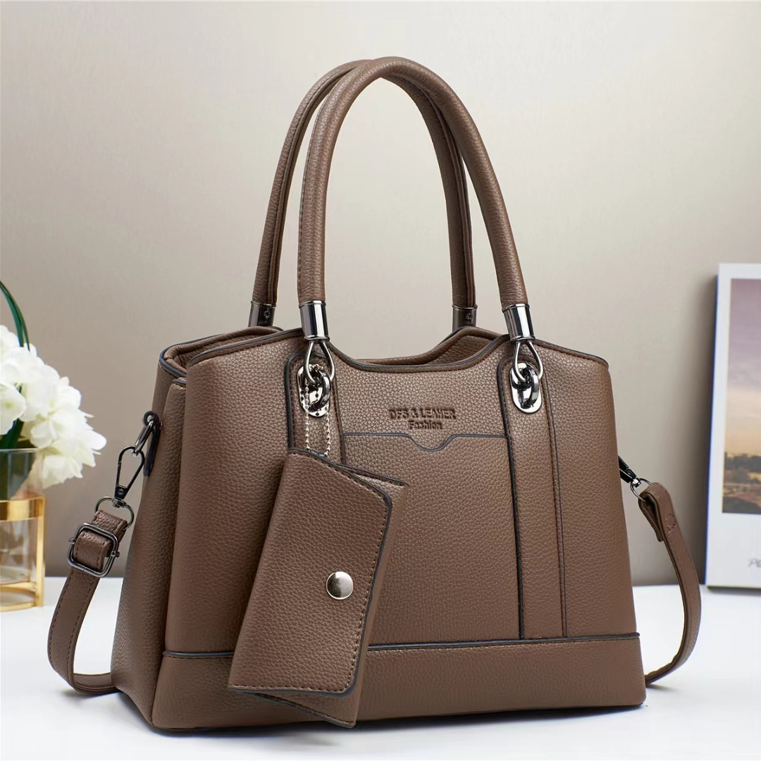 ❤️ Oferta San Valentín • Cartera mediana con sobre colgante y bolsillo frontal. Detalles en plateado oscuro