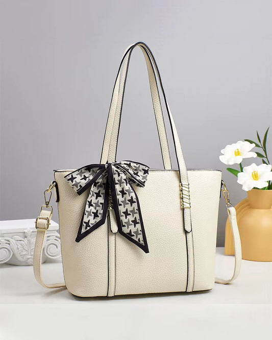 Cartera grande con bufanda y detalles dorado