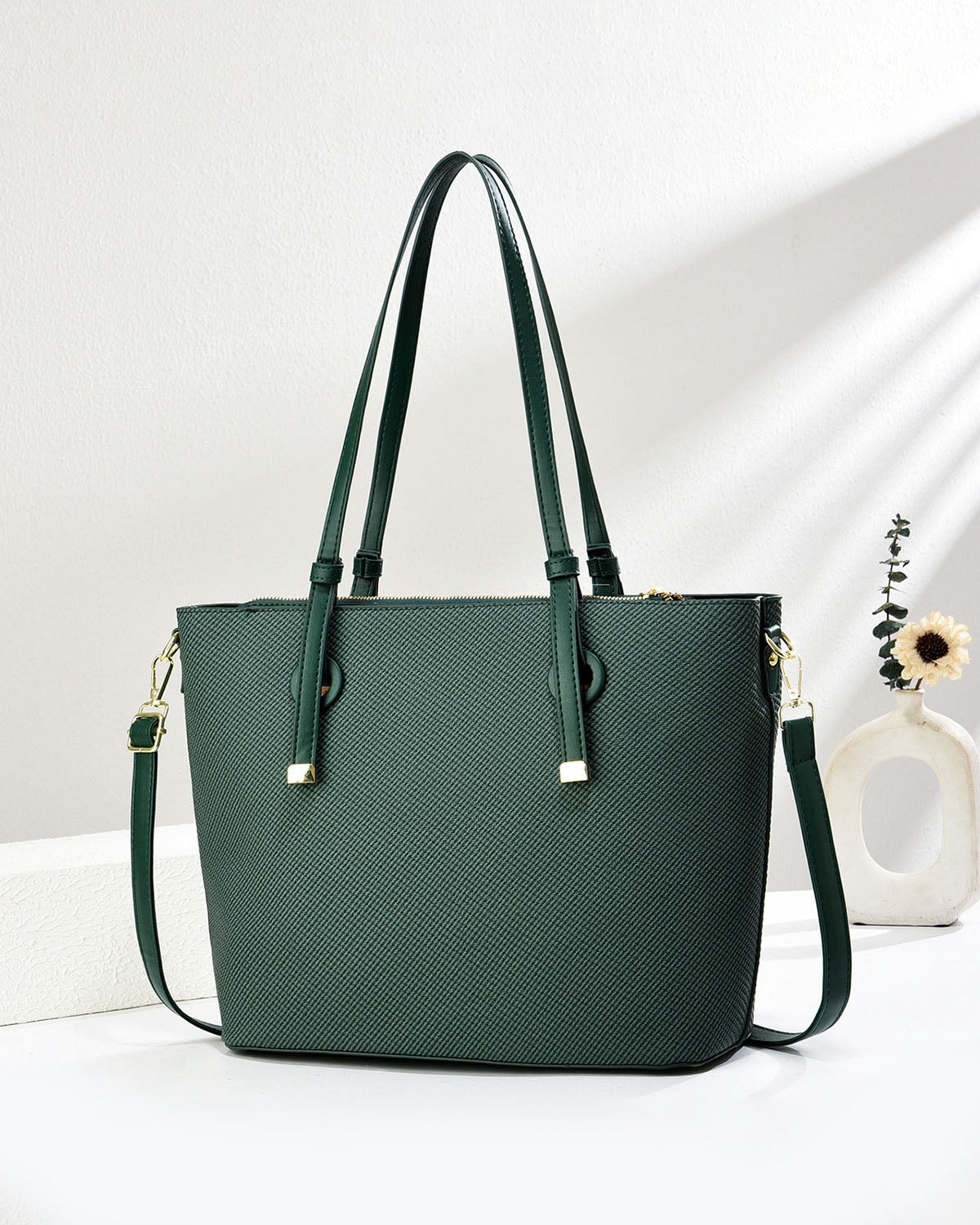 Cartera espaciosa para uso diario