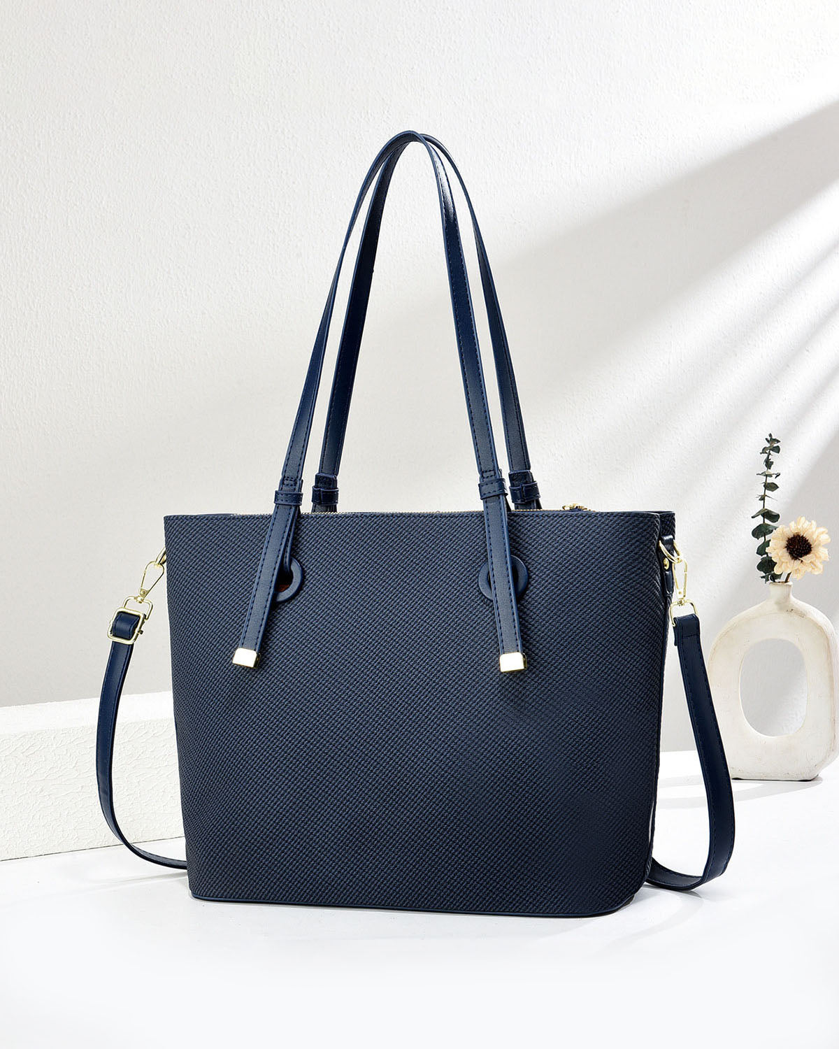 Cartera espaciosa para uso diario