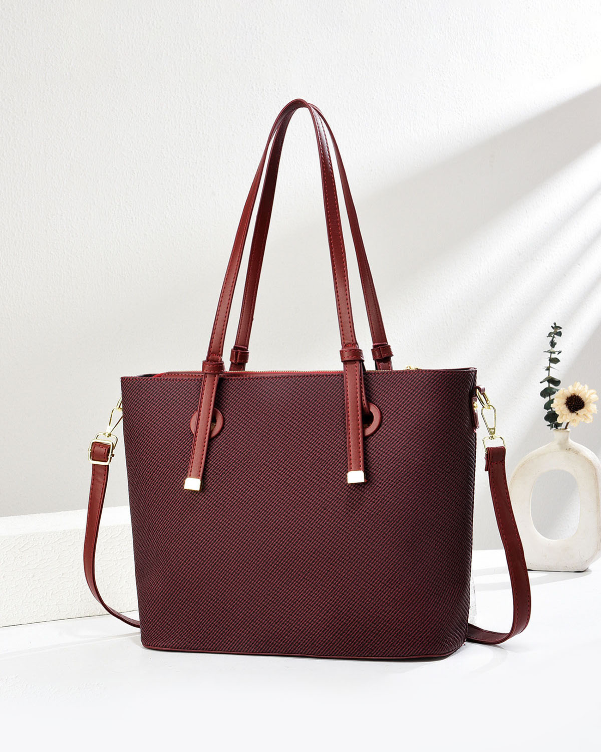 Cartera espaciosa para uso diario