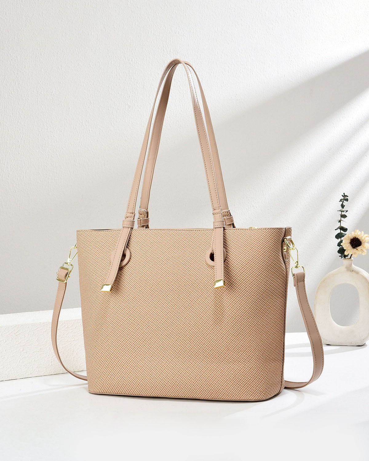 Cartera espaciosa para uso diario
