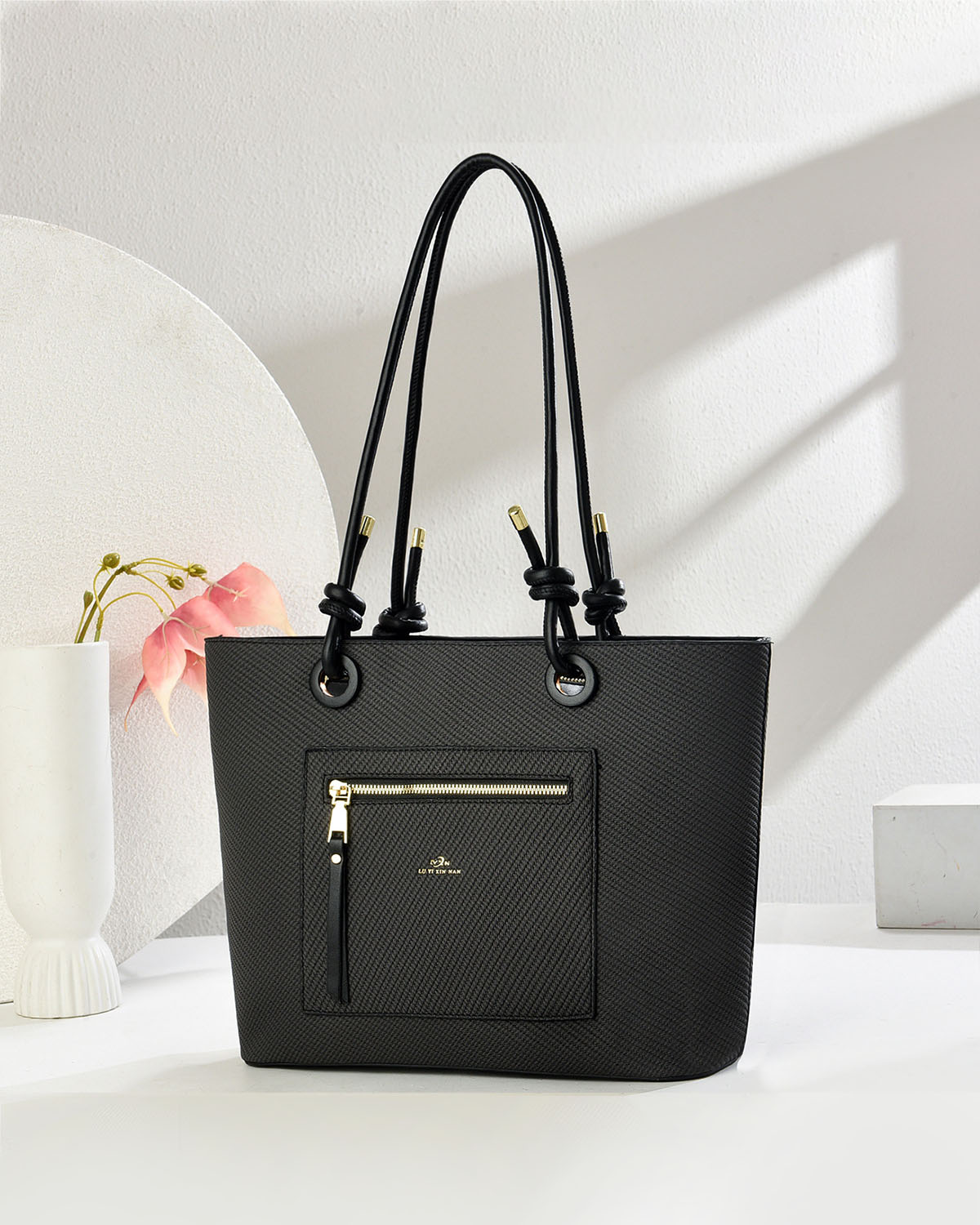 Cartera grande con interior dividido y bolsillo delantero