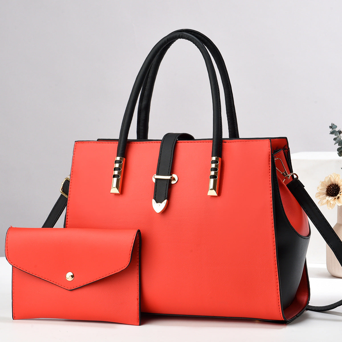 Cartera cuadrada espaciosa son sobre