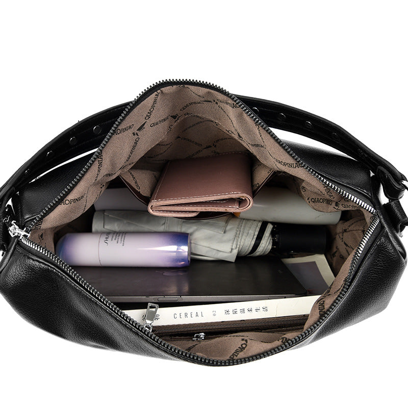 Cartera de Gran Capacidad con Colgante Sonriente – Modelo Suave y Moderno