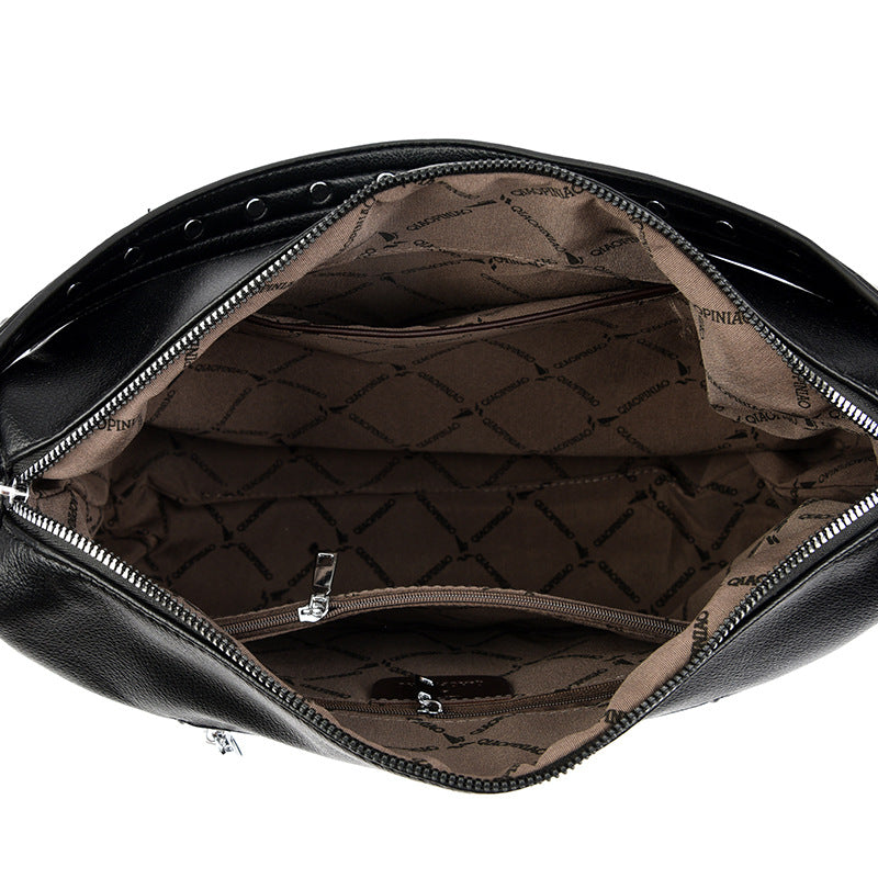 Cartera de Gran Capacidad con Colgante Sonriente – Modelo Suave y Moderno